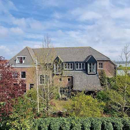 Apartamento Waar Maas & Waal..... Woudrichem Exterior foto